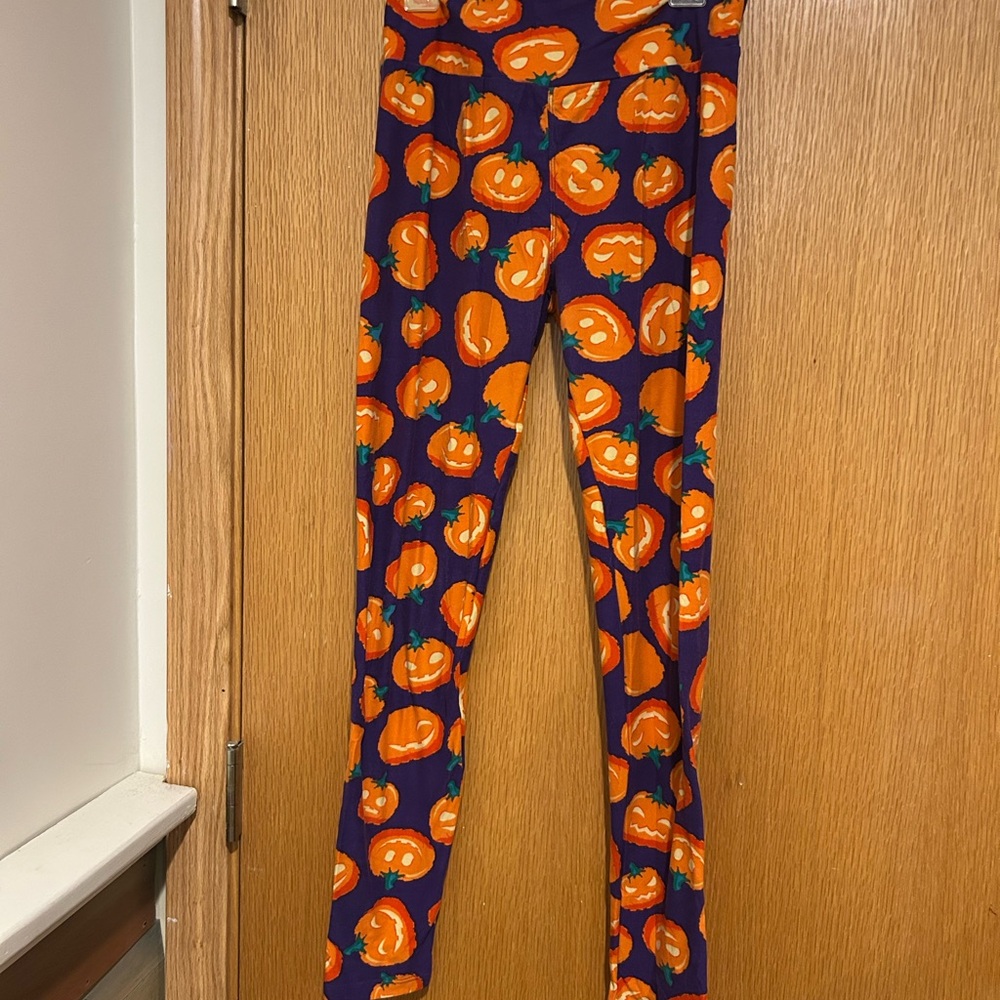 LuLaRoe Leggings with Orange Pumpkin Print